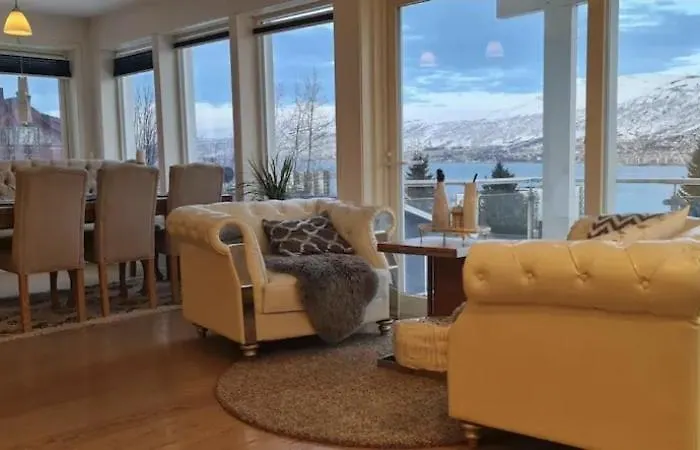 Amazing Near The Center * Tromsø